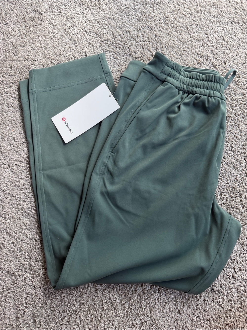 lululemon athletica Women’s Tapered-Leg Mid-Rise 7/8 Pant Luxtreme